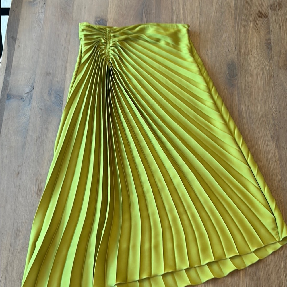 Mango Elegant Satin Pleated Skirt - Chartreuse